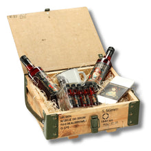 Lade das Bild in den Galerie-Viewer, Scharfe Granate – Munitionskiste SG-18 | Geschenkset mit Likör & Extras
